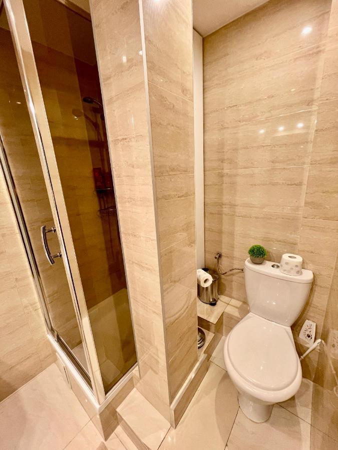 Diamond Metro Wifi 300 Mbs 70'Tv Netflix Hbo Appletv+ Apartment Warsaw Exterior photo
